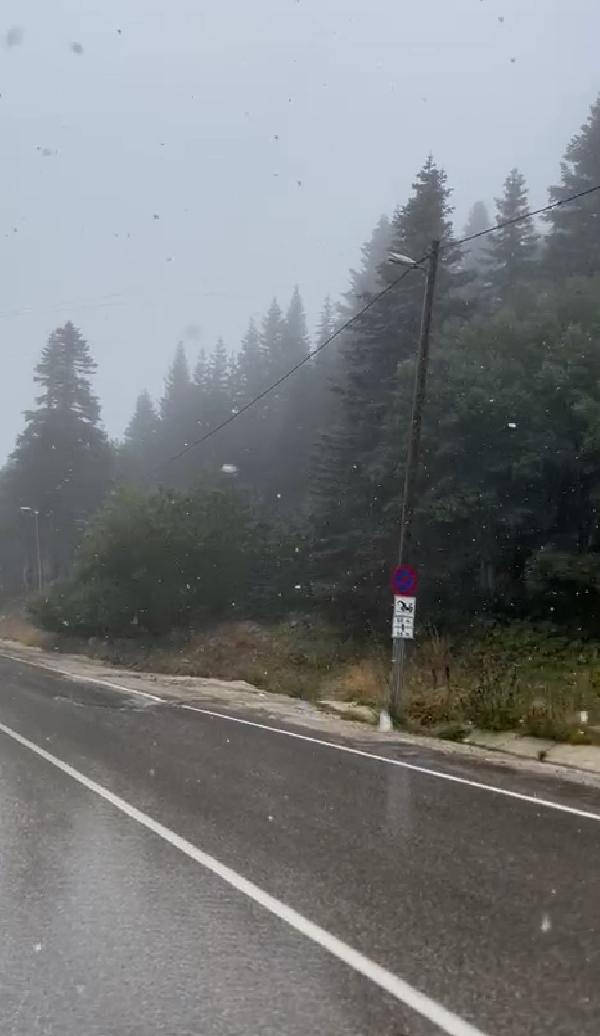 Uludağ’a mevsimin ilk karı yağdı