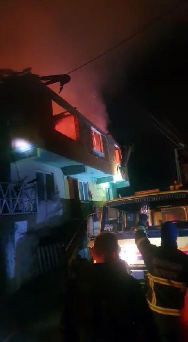 Zonguldak'ta iki ev yangında zarar gördü, 2 kişi dumandan etkilendi