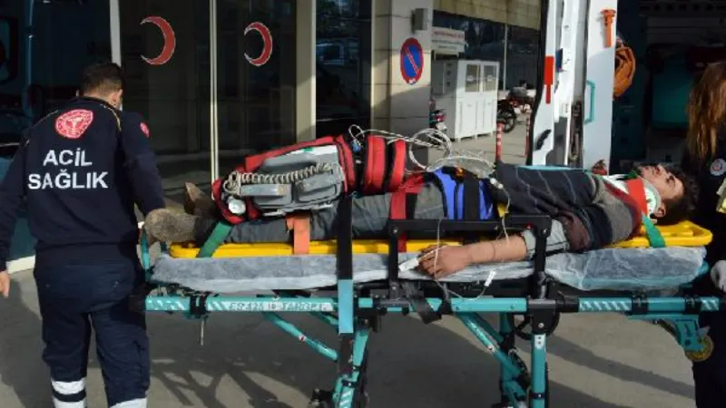 Kayalıklardan düşen Osman'ı ambulansa yetiştirmek isterken kaza yaptılar 