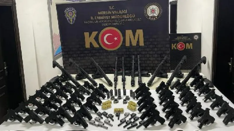Mersin'de 59 tabanca, 12 suikast silahı ve 10 otomatik tüfek ele geçirildi