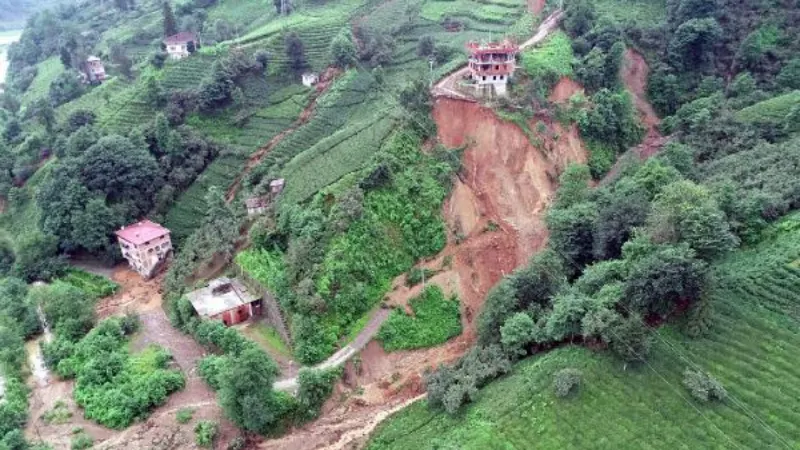 Trabzon'da heyelanlı 753 alana 'yapılaşma' yasağı