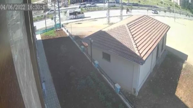 4 kişinin yaralandığı zincirleme kaza kamerada