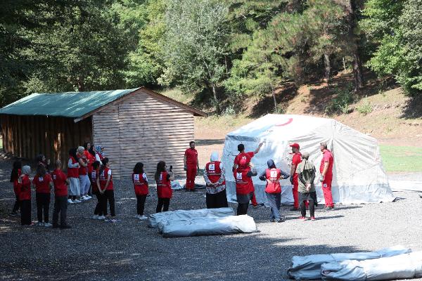 Kızılay, kadın afet gönüllüleri yetiştiriyor