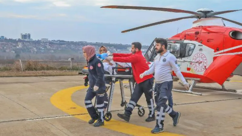 Ambulans helikopter, beyin kanaması geçiren çocuk için havalandı