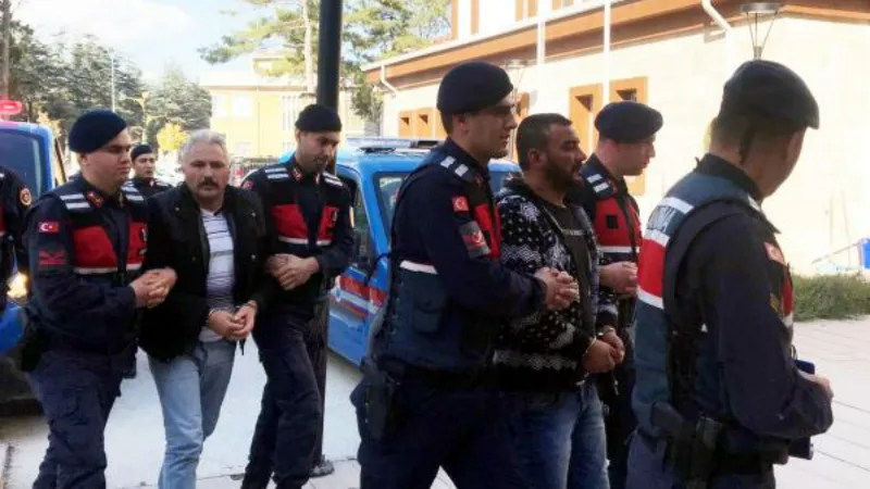 Yanan otomobildeki 2 cesetle ilgili 3 tutuklama