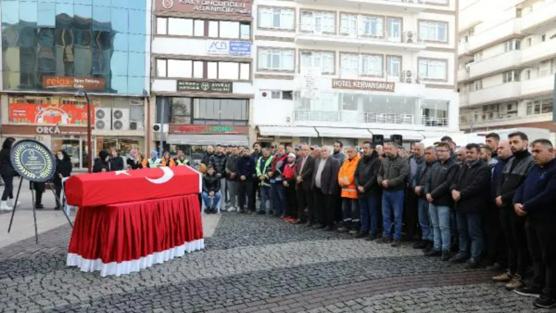 Köpeklerden kaçarken aracın çarptığı temizlik işçisi, toprağa verildi