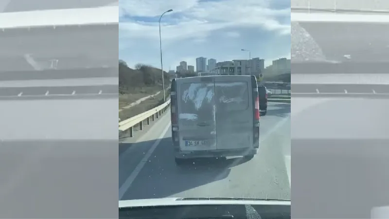 Başakşehir'de ambulansa yol vermeyen minibüs sürücüsüne ceza