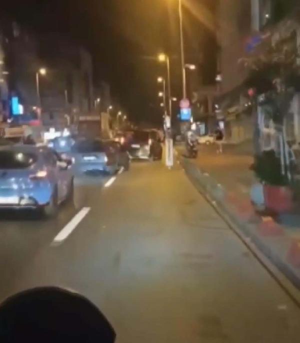 Bayrampaşa'da trafiği tehlikeye düşüren sürücülere ceza