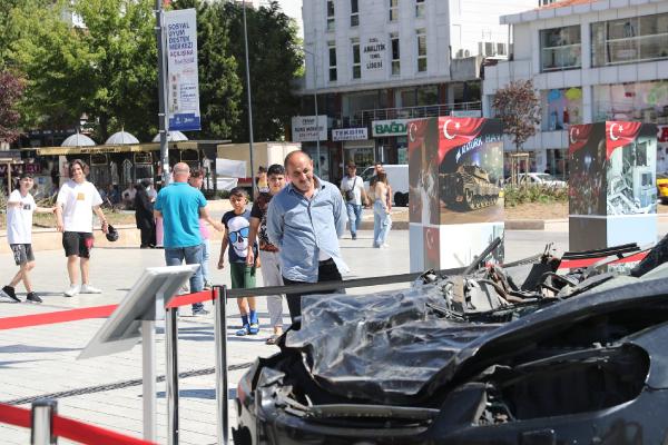 Bağcılar Meydanı'nda 15 Temmuz sergisi açıldı