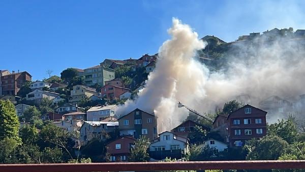 Beykoz'da korkutan çatı yangını