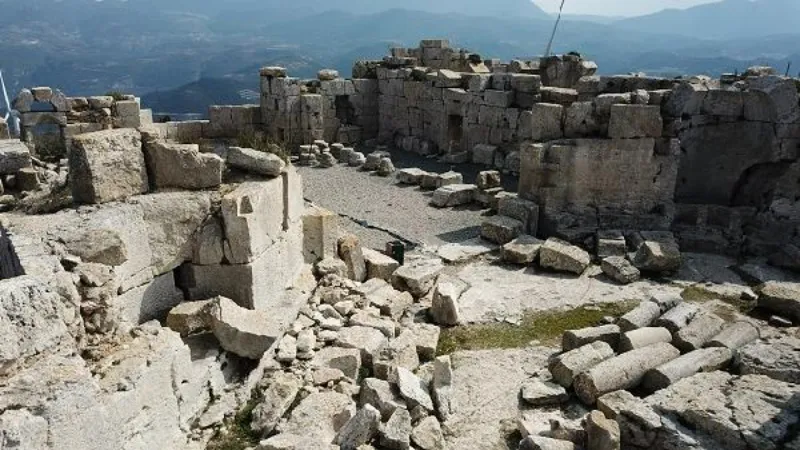 Depremzede Simon'un 6'ncı yüzyılda yaptığı manastır, depremi hasarsız atlattı 