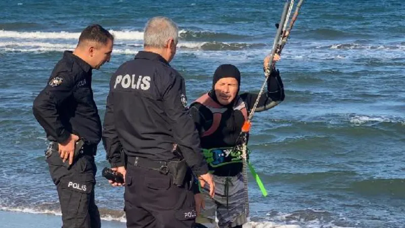 Boğulduğu ihbarı yapılan kişi, uçurtma sörfçüsü çıktı, polislere 'Bu keyifli bir spor' dedi