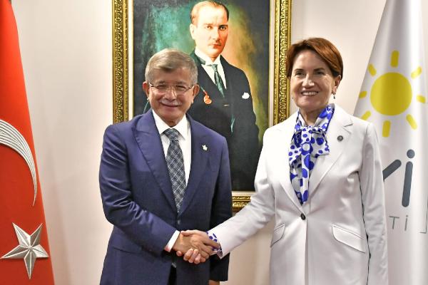 Akşener ve Davutoğlu, bir araya geldi