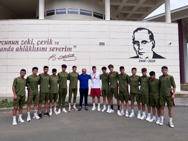 Ajax’a giden Ahmetcan Kaplan eski takım arkadaşlarıyla vedalaştı