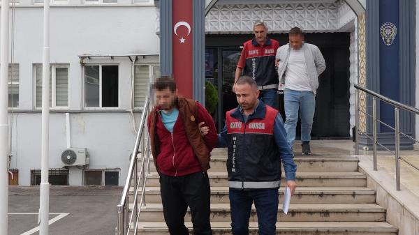 Medreseden kurşun levhaları çalan 2 şüpheliye suçüstü