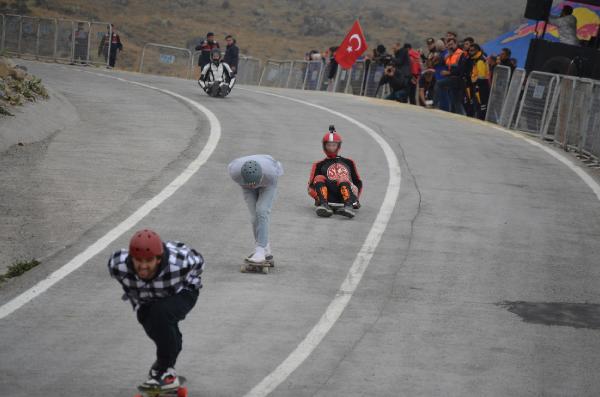 Dünya İniş Kaykay ile Hız Kızağı Şampiyonası, Hasan Dağı'nda başladı