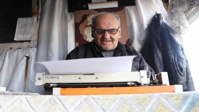51 yıllık arzuhalci Özgünetey: ”Bu işin fazla ömrü yok, en fazla 2 seneye biter”
