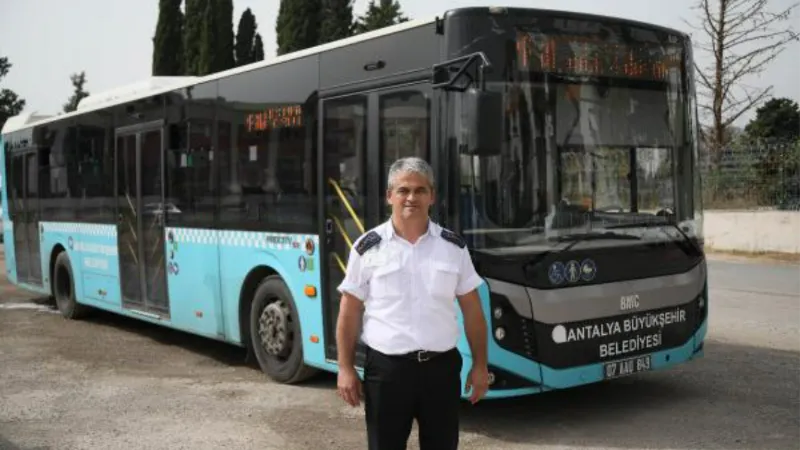 Çocuğu ailesine kavuşturan şoför, bu kez de yolcuyu hastaneye yetiştirdi