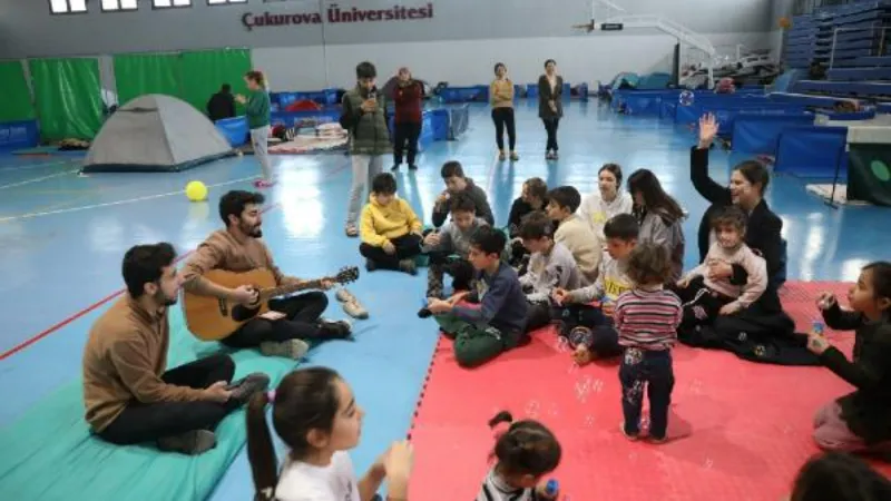 Gönüllü akademisyenler, psikososyal destek için afet bölgesinde