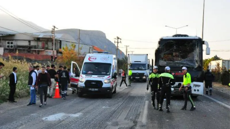 Manisa'da zincirleme kaza: 24 yaralı