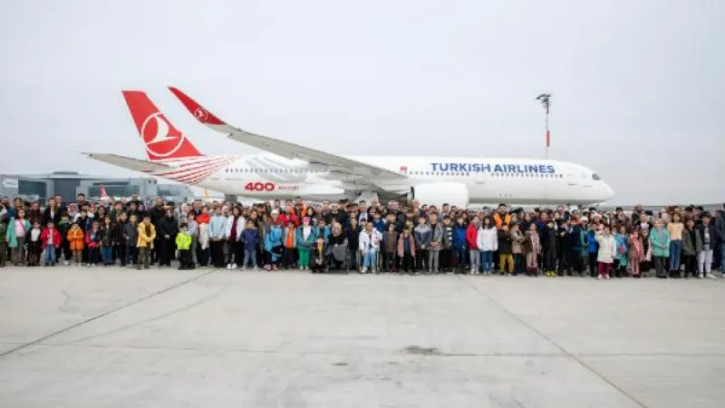Depremzede çocuklar THY’nin 400’üncü uçağı ‘Tek Yürek’te buluştu