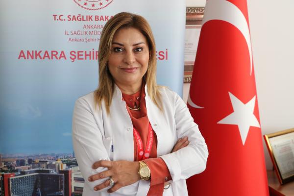 'Emzirme oranı, taburcu sonrası yüzde 98'den 15'e düşüyor'