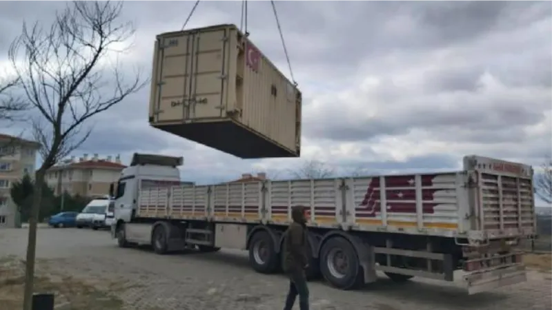 Edirne’den deprem bölgesine 3 TIR ve 4 kamyon dolusu tıbbi yardım
