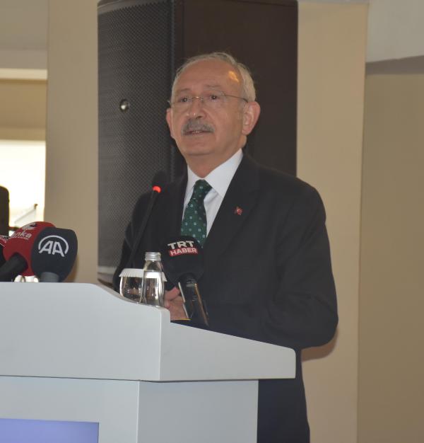 Kılıçdaroğlu, İzmir'de iş insanlarıyla buluştu