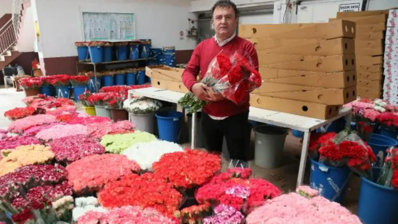 İhraç çiçekler Bulgaristan sınırında en az 40 saat bekliyor