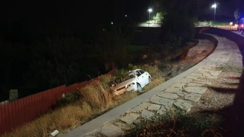 Diyarbakır'da otomobil şarampole devrildi: 5 yaralı