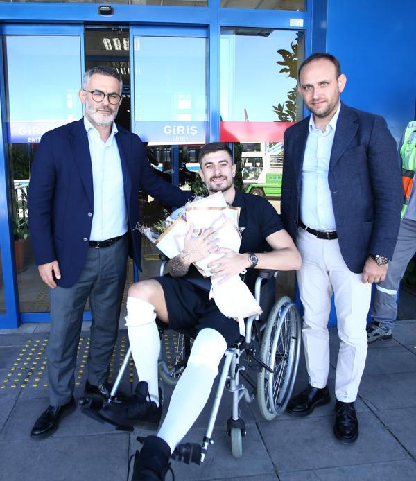 Ameliyat olan Dorukhan Toköz, Trabzon'a döndü