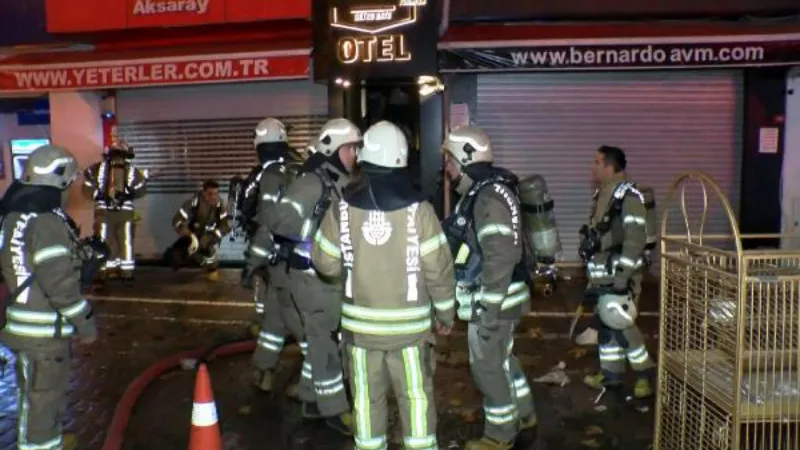 Fatih'te otelde yangın çıktı, yabancı uyruklu 60 kişi tahliye edildi 