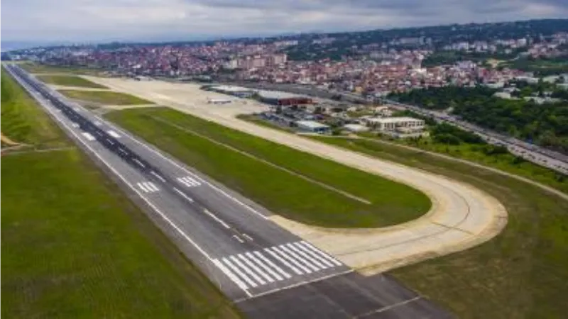 Yolculara 'yanan uçak' fotoğrafı atılan uçakta, tahliye anonsu kamerada