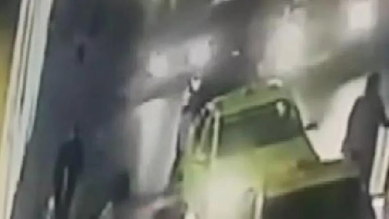 Esenyurt'ta isyan ettiren kaza; Aleyna yoğun bakımda, sürücü serbest
