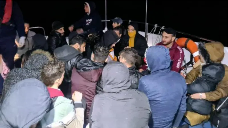 Bodrum açıklarında Yunanistan'ın ittiği 60 kaçak göçmen kurtarıldı