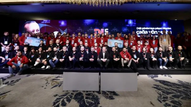 Dijital Türkiye Blokzincir Hackathonu yarışmasında dereceye girenler ödüllendirildi