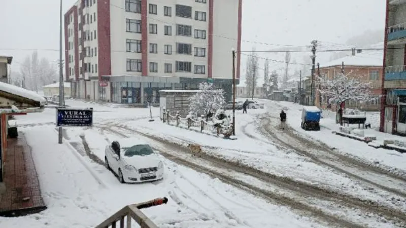 Sivas'ın İmranlı ilçesinde kar yağışı