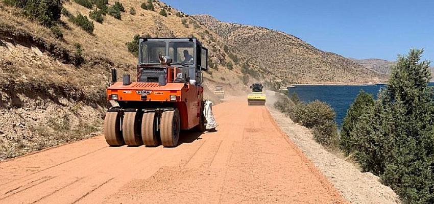 Van Büyükşehir Belediyesi Gevaş’Tta 8.5 Km Asfalt Yaptı