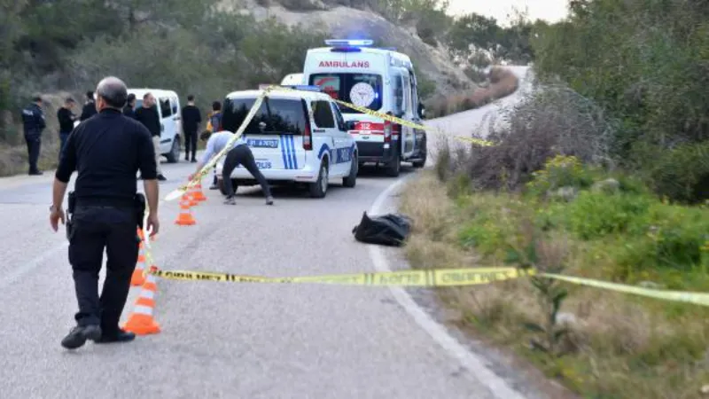 Adana'da yol kenarında başlarından vurulmuş halde bulundular: 1 ölü, 1 yaralı