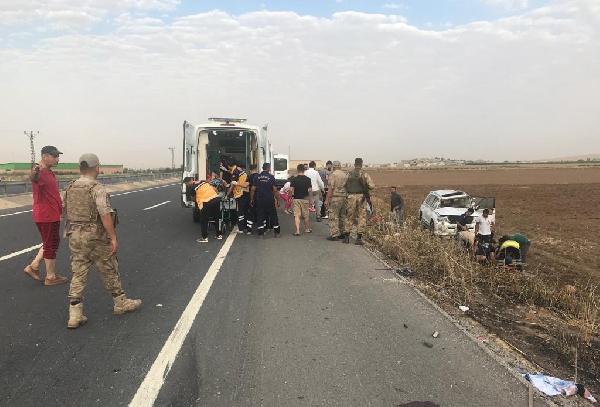 Mardin'de Irak plakalı cip, tarlaya uçtu: 4 yaralı