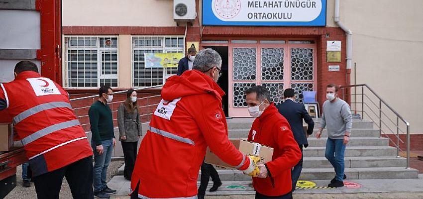 Kızılay'dan eğitime tam destek