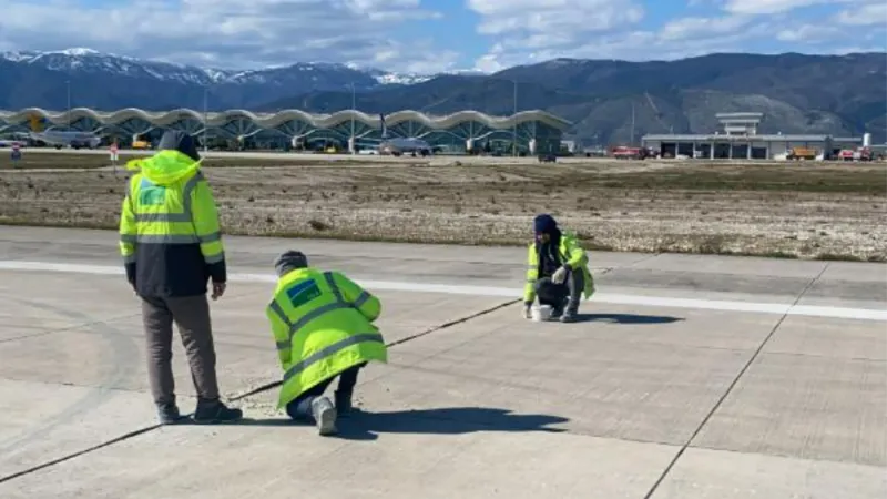 Hatay Havalimanı'nın 24 saat içinde açılması planlanıyor