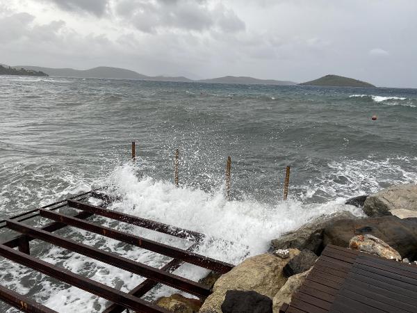 Bodrum'da 'sağanak' ve 'fırtına' hayatı olumsuz etkiledi