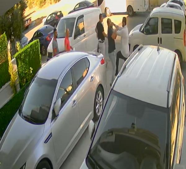 Evden çıkarılan kiracı, avukatı bıçakladı