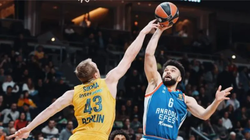 Alba Berlin - Anadolu Efes: 95-93