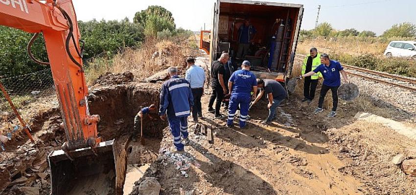 İZSU ekipleri arızayı gidermek için kesintisiz çalışıyor