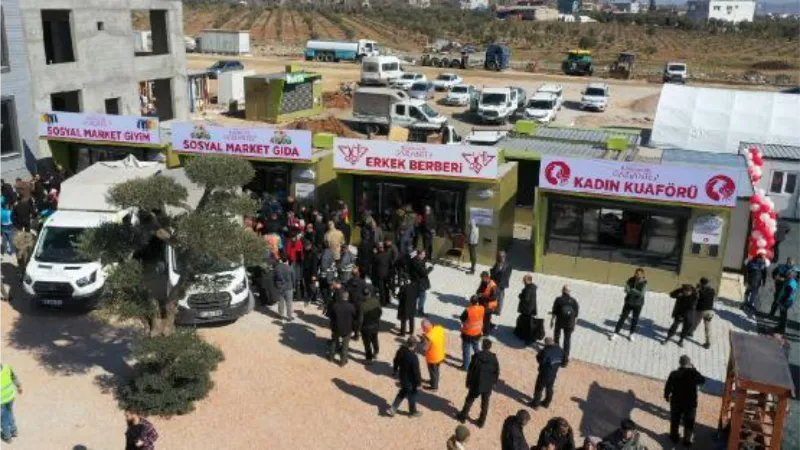 Kendi evi ve iş yeri de yıkılan kuaför Gülsüm’den depremzedelere ücretsiz hizmet