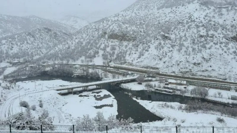 Tunceli'de kar yağışı