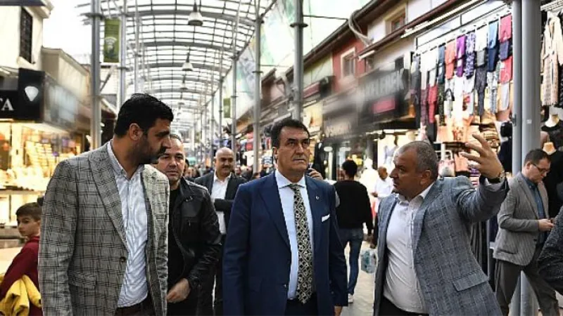 Tarihi Uzun Çarşıda Çatının Yanları Kapatıldı