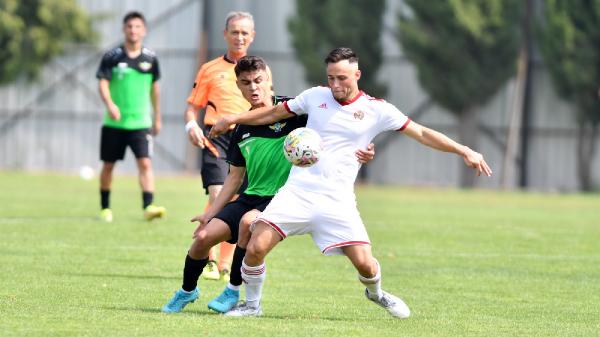 Turgutluspor özel maçta Akhisar'ı rahat geçti